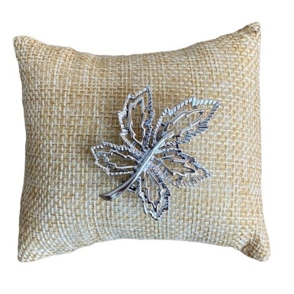 Sarah Coventry Windfall Openwork Leaf Brooch in Silver Tone Vintage